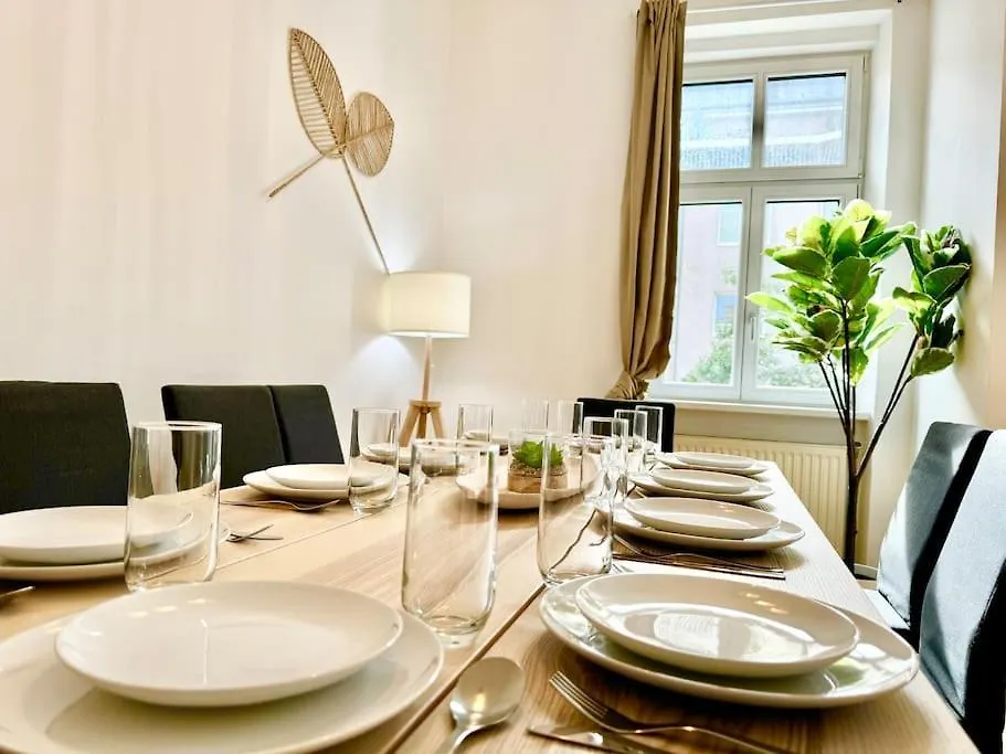 130 M2 Stylish 5 Bedroom Apartment Vienna