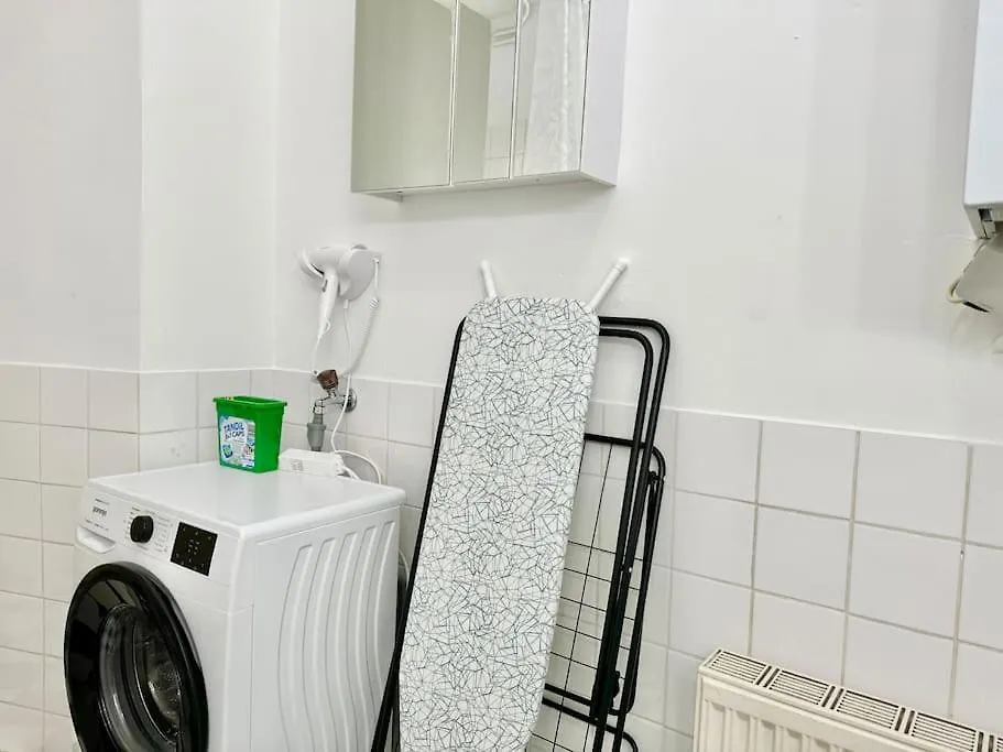 130 M2 Stylish 5 Bedroom Apartment Vienna