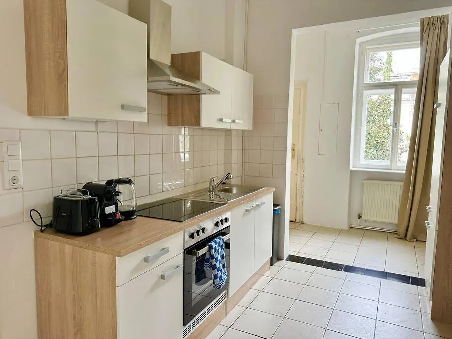 130 M2 Stylish 5 Bedroom Apartment Vienna