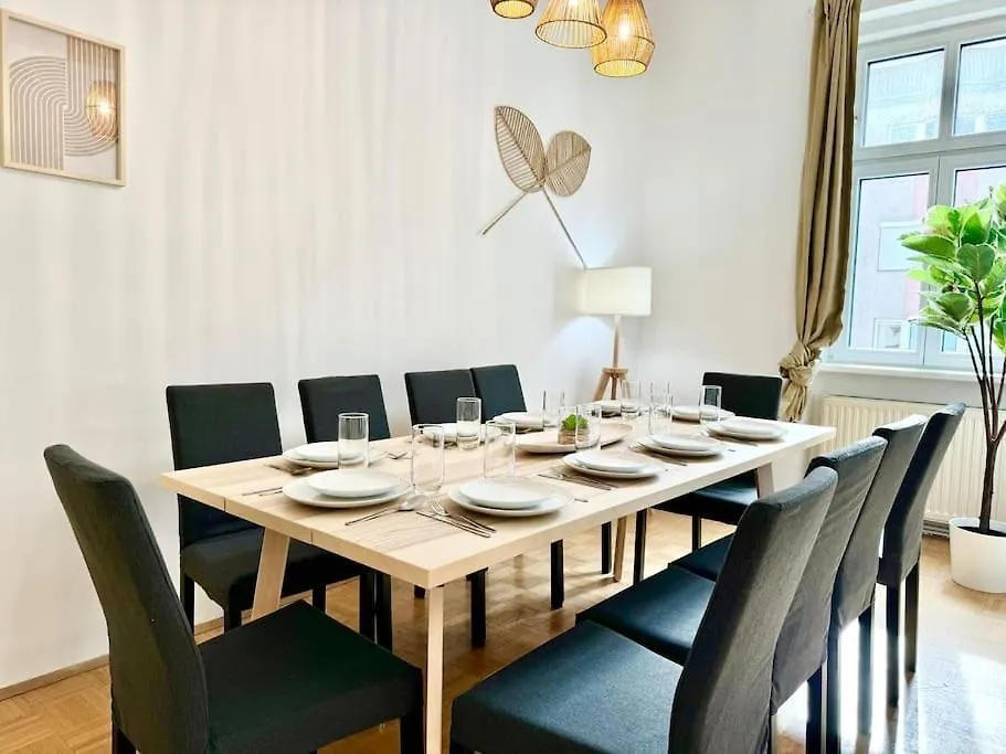 130 M2 Stylish 5 Bedroom Apartment Vienna