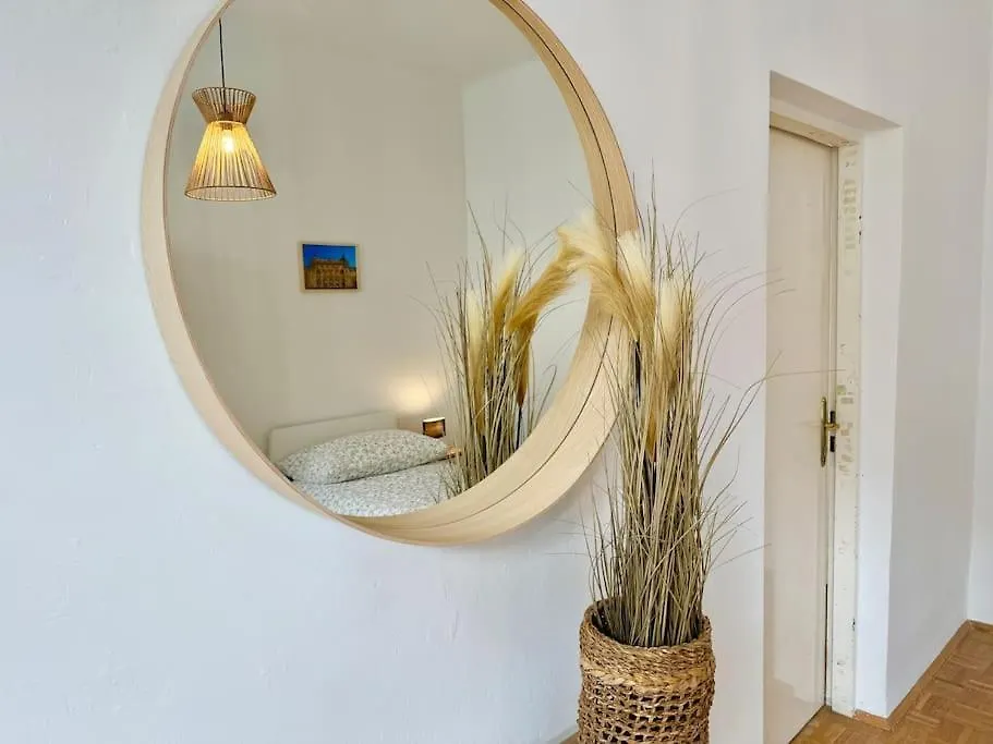 130 M2 Stylish 5 Bedroom Apartment Vienna