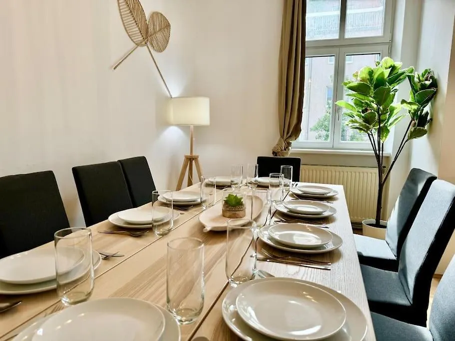 130 M2 Stylish 5 Bedroom Apartment Vienna