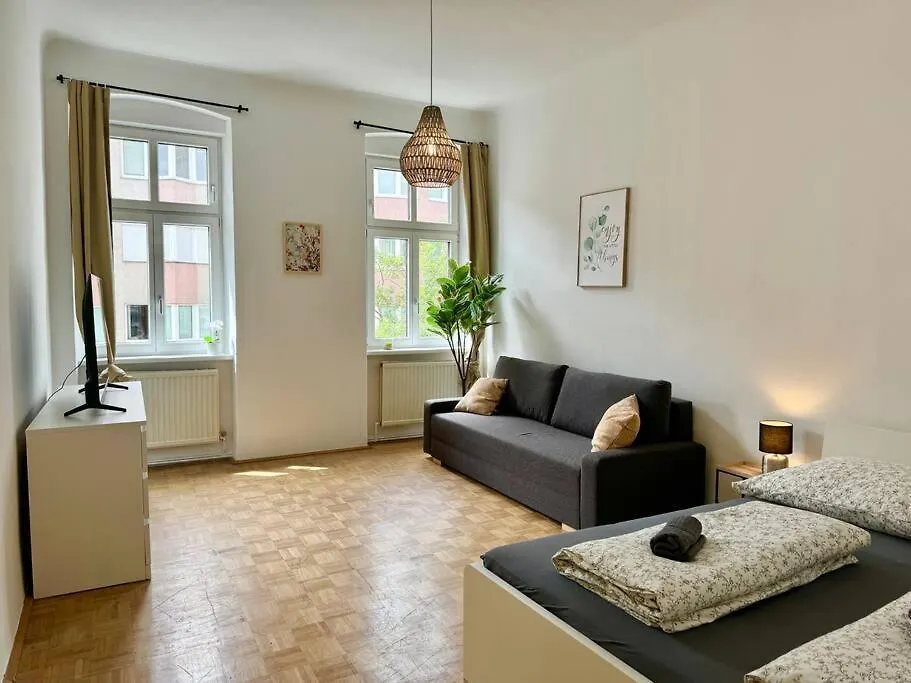 130 M2 Stylish 5 Bedroom Apartment Vienna