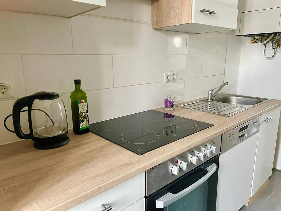130 M2 Stylish 5 Bedroom Apartment Vienna 0*,